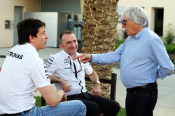 Тото Вольф, Mercedes AMG F1 и Падди Лоу, Mercedes AMG F1