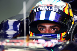 Carlos Sainz Jr, Scuderia Toro Rosso STR10