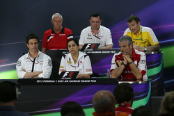 Conférence de presse de la FIA : John Booth, Manor F1 Team, Eric Boullier, McLaren, Rob White, Renault Sport, Toto Wolff, Mercedes AMG F1, Monisha Kaltenborn, Sauber