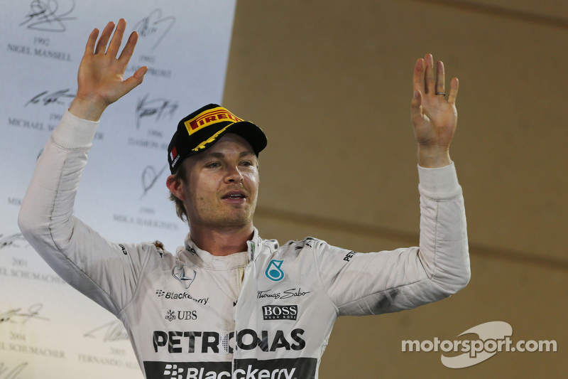 Nico Rosberg, Mercedes AMG F1 merayakan his third position di podium