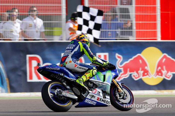 Rossi cruza ganador la meta en Argentina 2015