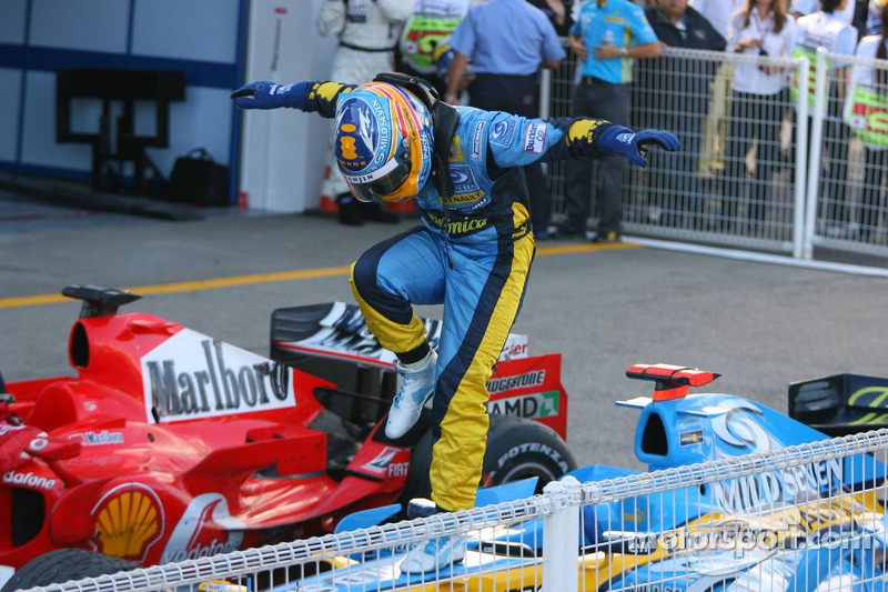 Fernando Alonso festeggia