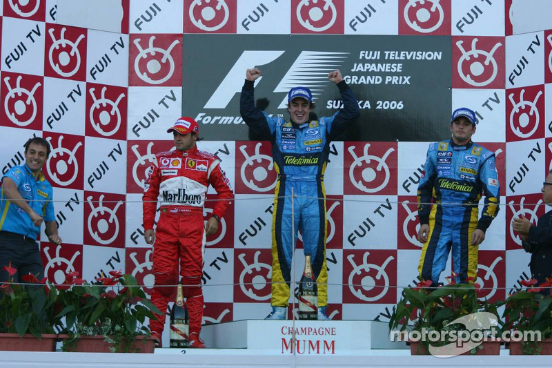 Podio: ganador de la carrera Fernando Alonso, segundo lugar Felipe Massa y tercer lugar Giancarlo Fi