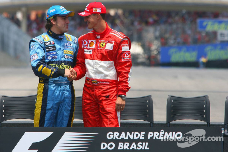 Shakehands der Titelrivalen Alonso und Schumacher