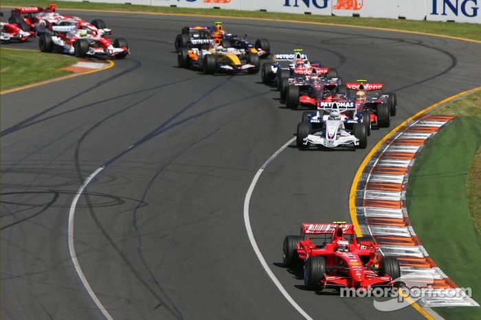 Largada: 1° Kimi Raikkonen, Scuderia Ferrari, F2007, 2° Nick Heidfeld, BMW Sauber F1 Team, F1.07, 3° Lewis Hamilton, McLaren Mercedes, MP4-22