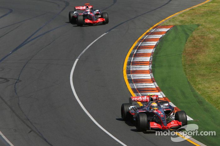 Lewis Hamilton, McLaren Mercedes, MP4-22, y Fernando Alonso, McLaren Mercedes, MP4-22