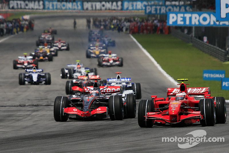 Pace lap: Felipe Massa, Scuderia Ferrari en la salida