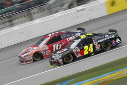 Greg Biffle, Roush Fenway Racing Ford e Jeff Gordon, Hendrick Motorsports Chevrolet