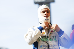 Julian Leal, Carlin