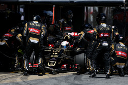 Ромен Грожан, Lotus F1 Team во время пит-стопа