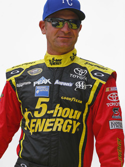 Clint Bowyer, Michael Waltrip Racing Toyota