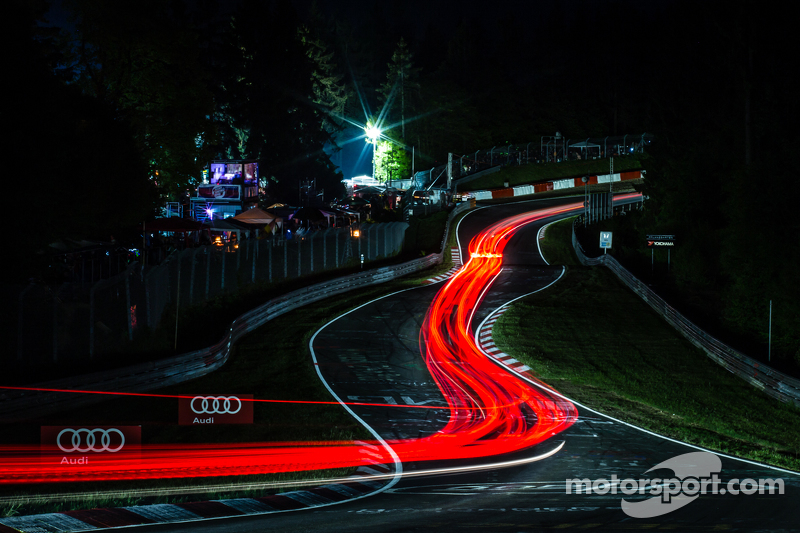 Trailing lights at Pflanzgarten