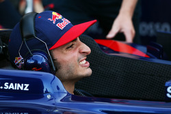 Carlos Sainz Jr., Scuderia Toro Rosso STR10