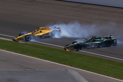 Авария Ориола Сервия, Rahal Letterman Lanigan Racing Honda и Эда Карпентера, CFH Racing Chevrolet
