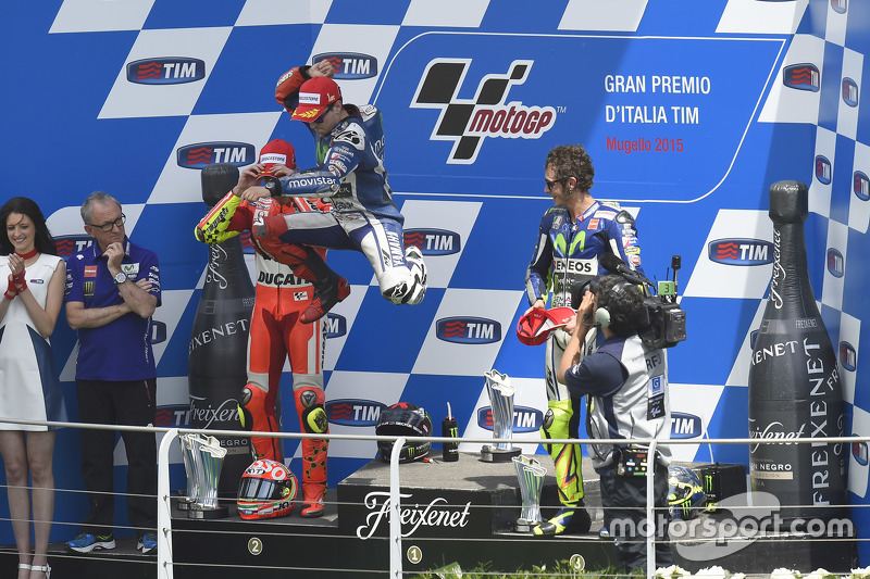 Podium: 2. Andrea Iannone, Ducati Team; 1. Jorge Lorenzo, und 3. Valentino Rossi, Yamaha Factory Rac