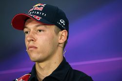 Daniil Kvyat, Red Bull Racing en la Conferencia de prensa de la FIA