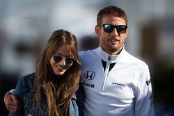 Jenson Button, McLaren com sua mulher Jessica Button