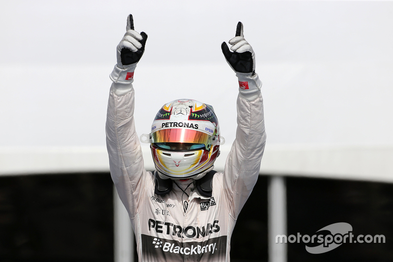 Podium: First place Lewis Hamilton, Mercedes AMG F2