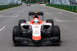 Roberto Merhi, Manor Marussia F1 Team, in der Startaufstellung