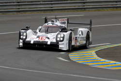#19 Porsche Team Porsche 919 Hybrid : Nico Hulkenberg, Nick Tandy, Earl Bamber