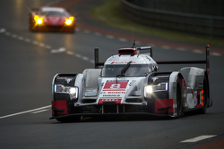 #8 Audi Sport Team Joest Audi R18 e-tron quattro: Lucas di Grassi, Loic Duval, Oliver Jarvis