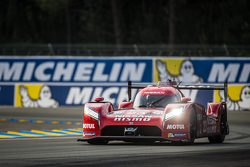 #23 Nissan Motorsports Nissan GT-R LM NISMO: Оливье Пла, Ян Марденборо, Макс Чилтон