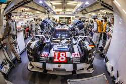 #18 Porsche Team Porsche 919 Hybrid: Romain Dumas, Neel Jani, Marc Lieb