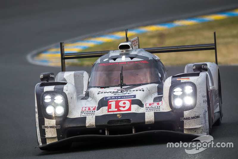 #19 Porsche Team Porsche 919 Hybrid : Nico Hulkenberg, Nick Tandy, Earl Bamber