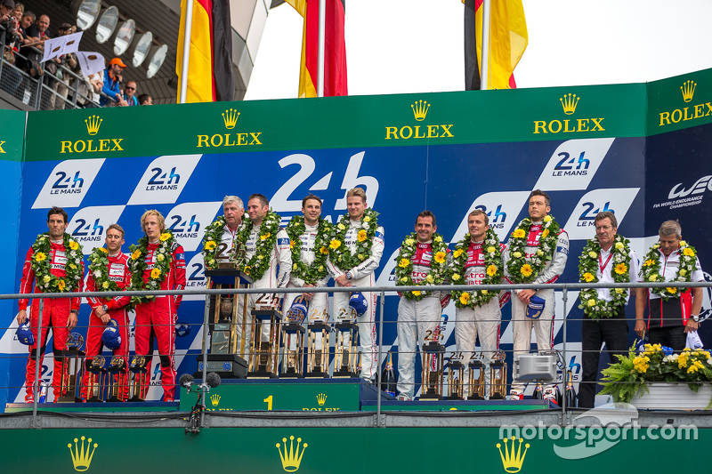 LMP1 podium: class and overall winners Porsche Team: Nico Hulkenberg, Nick Tandy, Earl Bamber, secon