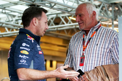 Кристиан Хорнер, руководитель команды Red Bull Racing и Дитрих Матешиц, генеральный директор и владе