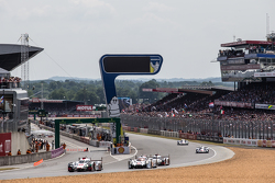 #7 Audi Sport Team Joest Audi R18 e-tron quattro: Marcel Fässler, Andre Lotterer, Benoit Tréluyer, #