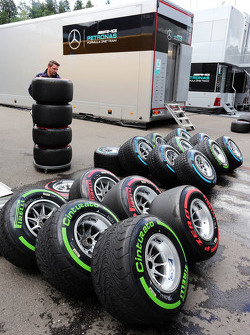 Pirelli pirelli lavati dai meccanici Williams