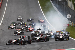 Start: Stoffel Vandoorne, ART Grand Prix vooraan