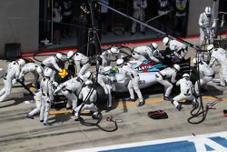 Felipe Massa, Williams FW37 s'arrête aux stands