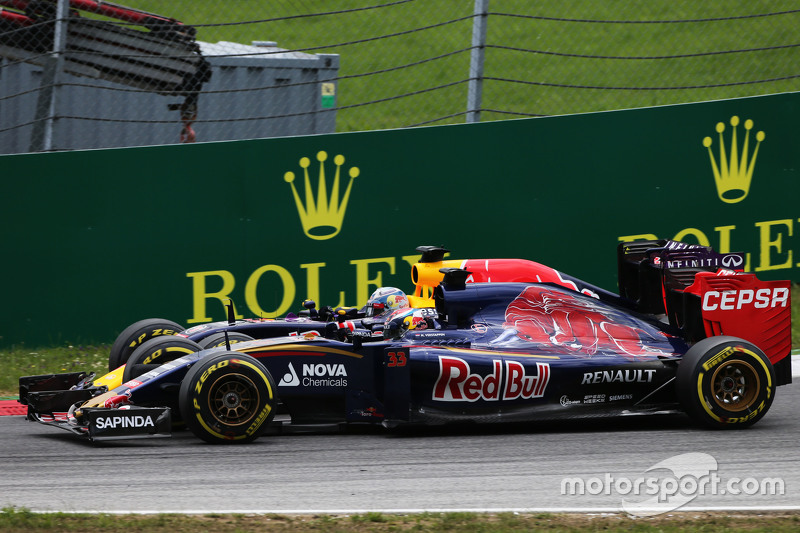 Max Verstappen, Scuderia Toro Rosso STR10, und Daniel Ricciardo, Red Bull Racing RB11, im Zweikampf