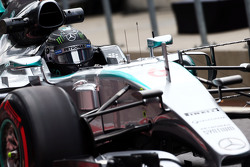 Nico Rosberg, Mercedes AMG F1 W06 corre com um equipamento de sensor