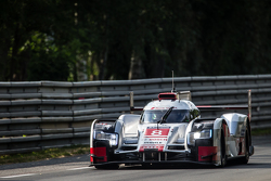 #8 Audi Sport Team Joest Audi R18 e-tron quattro: Lucas di Grassi, Loic Duval, Oliver Jarvis