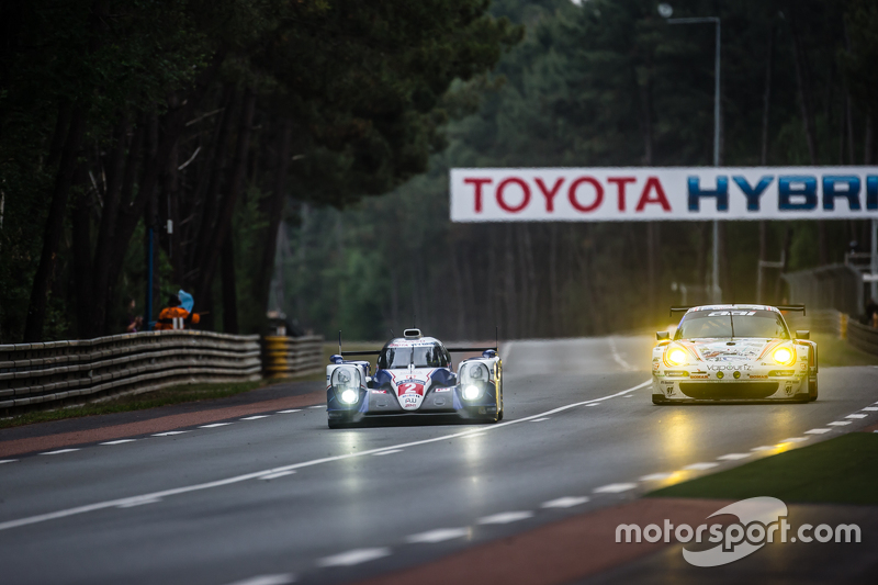 #2 Toyota Racing, Toyota TS040 Hybrid: Alexander Wurz, Stéphane Sarrazin, Mike Conway und #67 Team A