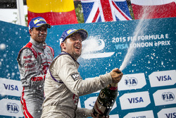 Le vainqueur Sam Bird, Virgin Racing
