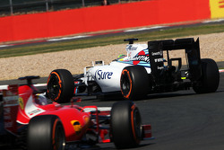 Felipe Massa, Williams FW37 devant Sebastian Vettel, Ferrari SF15-T