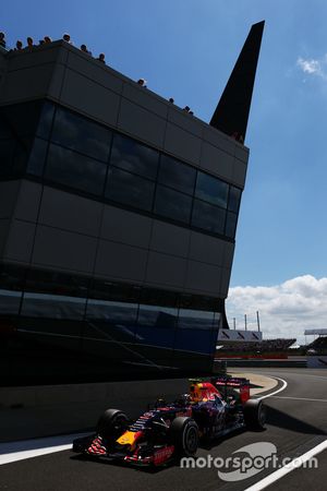 Daniil Kvyat, Red Bull Racing RB11