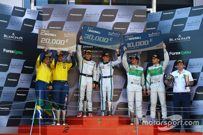 Podium : les vainqueurs Maximilian Buhk, Vincent Abril, les deuxièmes, Valdeno Brito, Atila Abreu, les troisièmes, Marco Seefried, Norbert Siedler