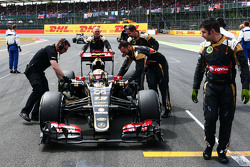 Пастор Мальдонадо, Lotus F1 E23 на стартовой решетке