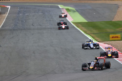 Карлос Сайнс мл., Scuderia Toro Rosso STR10