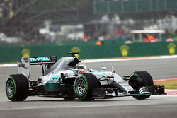 Льюис Хэмилтон, Mercedes AMG F1 W06, в дождь