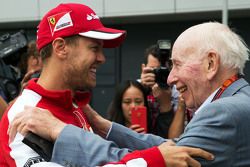 (I a D): Sebastian Vettel, Ferrari con John Surtees