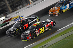 Martin Truex Jr., Furniture Row Racing Chevrolet y Jeff Gordon, Hendrick Motorsports Chevrolet