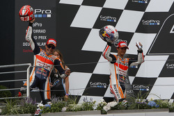 Победитель гонки - Марк Маркес и второе место - Дани Педроса, Repsol Honda Team