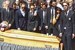 Pastor Maldonado, Felipe Massa, Jean-Eric Vergne vão ao funeral de Jules Bianchi em Nice, França