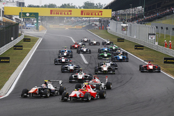 Luca Ghiotto, Trident and Emil Bernstorff, Arden International battle round the corner with rest of the field behind